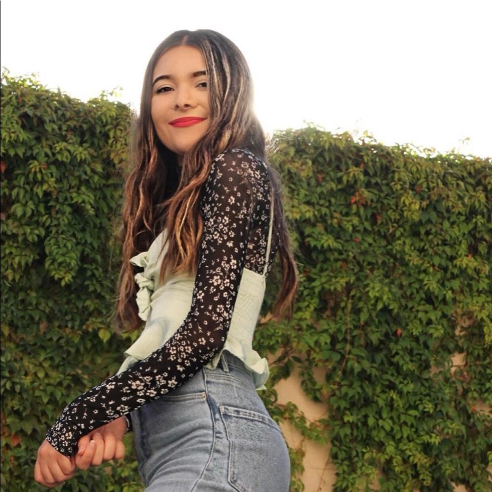 Meet your Posher, Ana - Picture 1 of 1